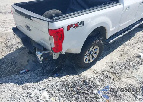 2019 Ford F250 Lariat из США, поврежденный, VIN 1FT7W2BT3KEC94693